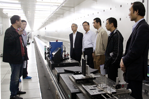 上海材料研究所朱德祥所长一行来我院参观座谈